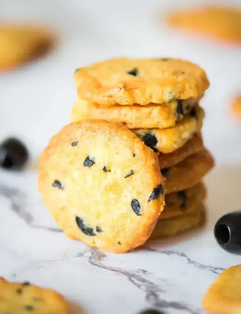Savoury biscuits with black olives recipe