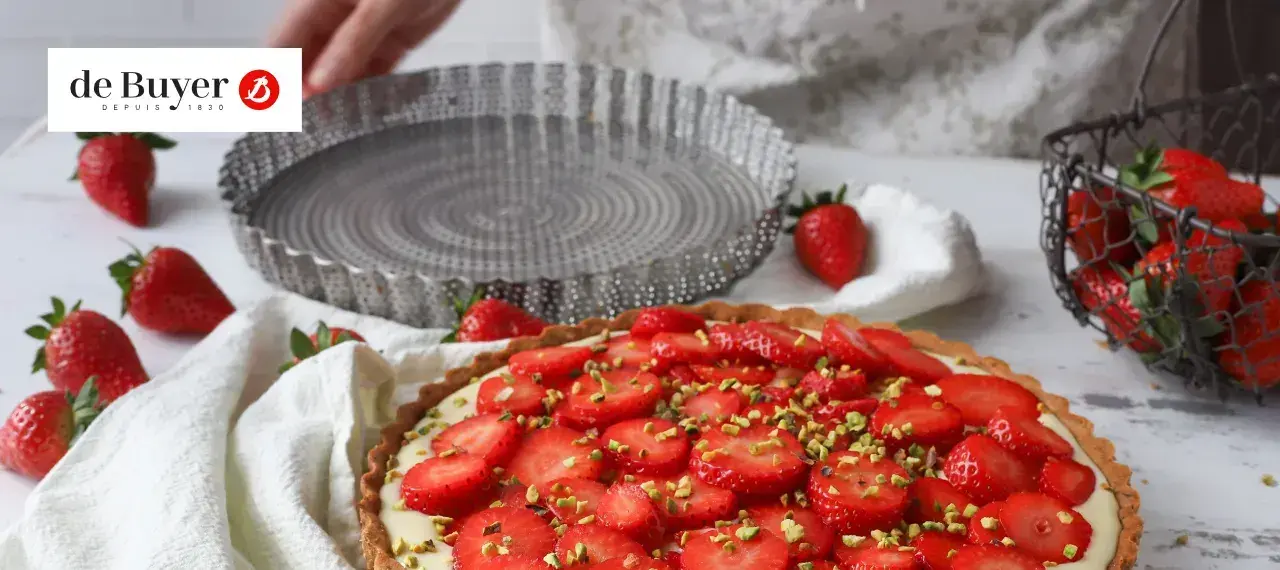 Perforated fluted dish